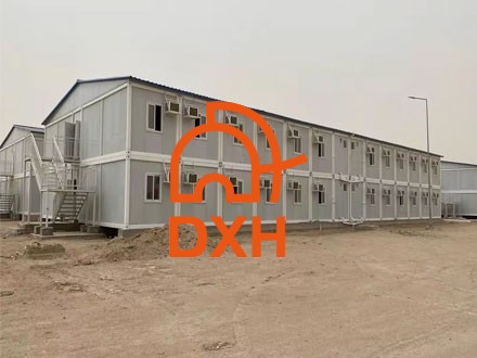 Modulare Unterkünfte und Sanitäranlagen für den schnellen Einsatz im Irak
